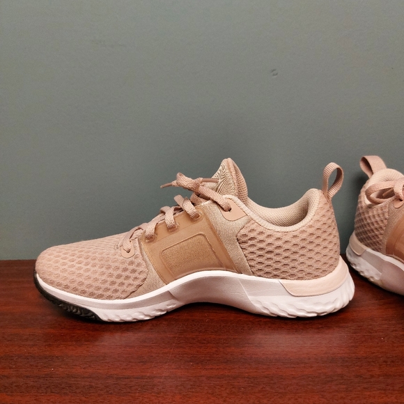 (SOLD) Nike Renew Runners - Picture 5 of 8
